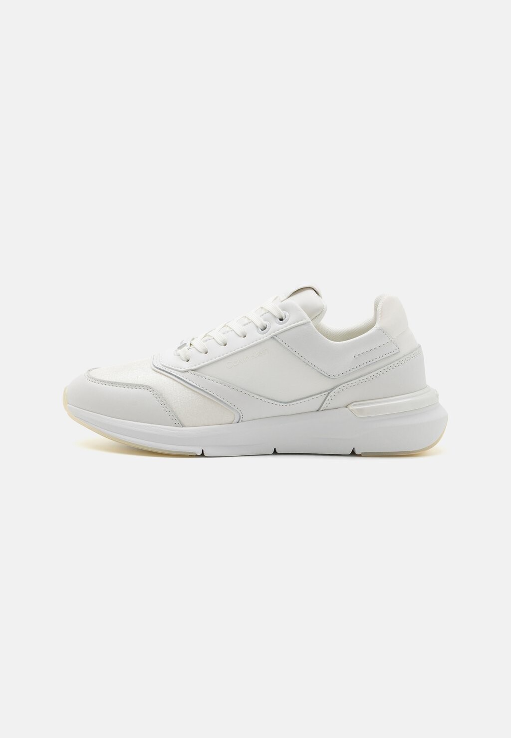 

Низкие кеды FLEXI RUNNER PEARLIZED Calvin Klein, белый