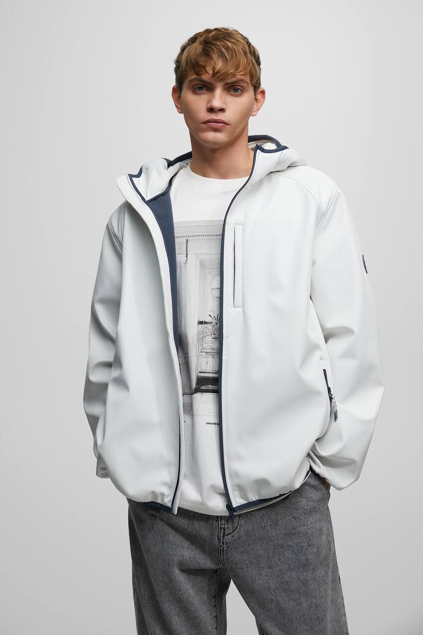 

Техническая куртка с капюшоном и отделкой в ​​рубчик Pull&Bear, серый