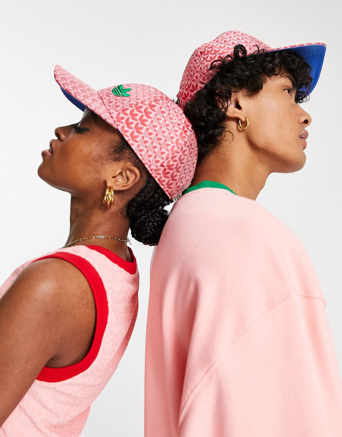 

Розовая бейсболка унисекс с монограммой adidas Originals 'adicolor 70s'