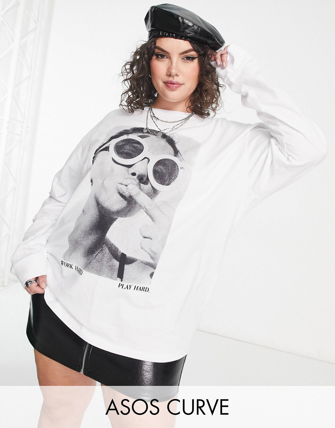 

Белая футболка с длинным рукавом с фотографией ASOS DESIGN Curve