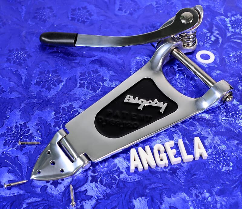 

Наконечник Gretsch Bigsby для левой руки B6CBLH, 0060141100 0060141100 Left Handed Bigsby Tailpiece B6CBLH