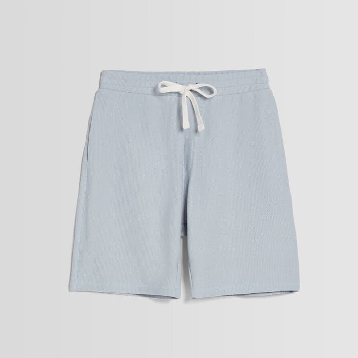 

Шорты Bershka Textured Relaxed Fit Bermuda, голубой