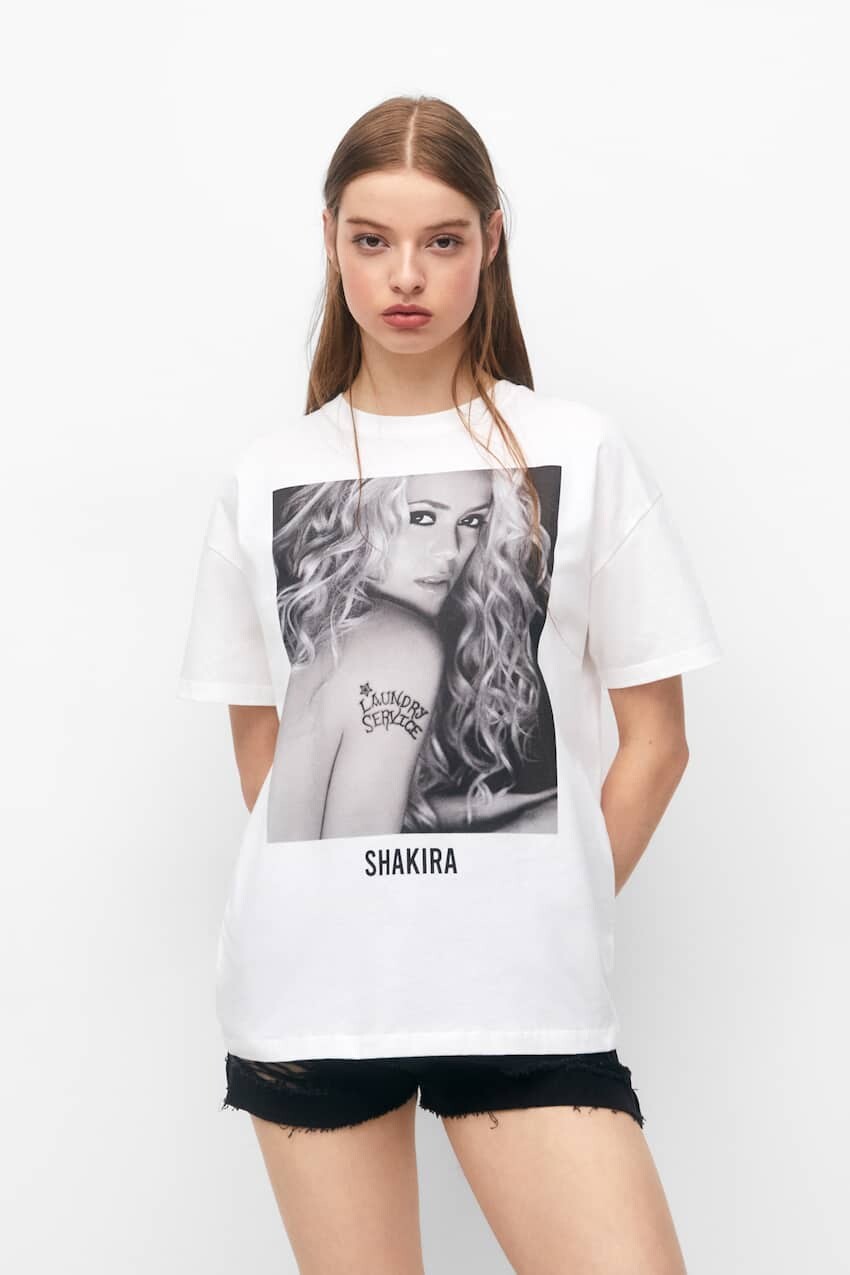 

Шакира футболка Pull&Bear