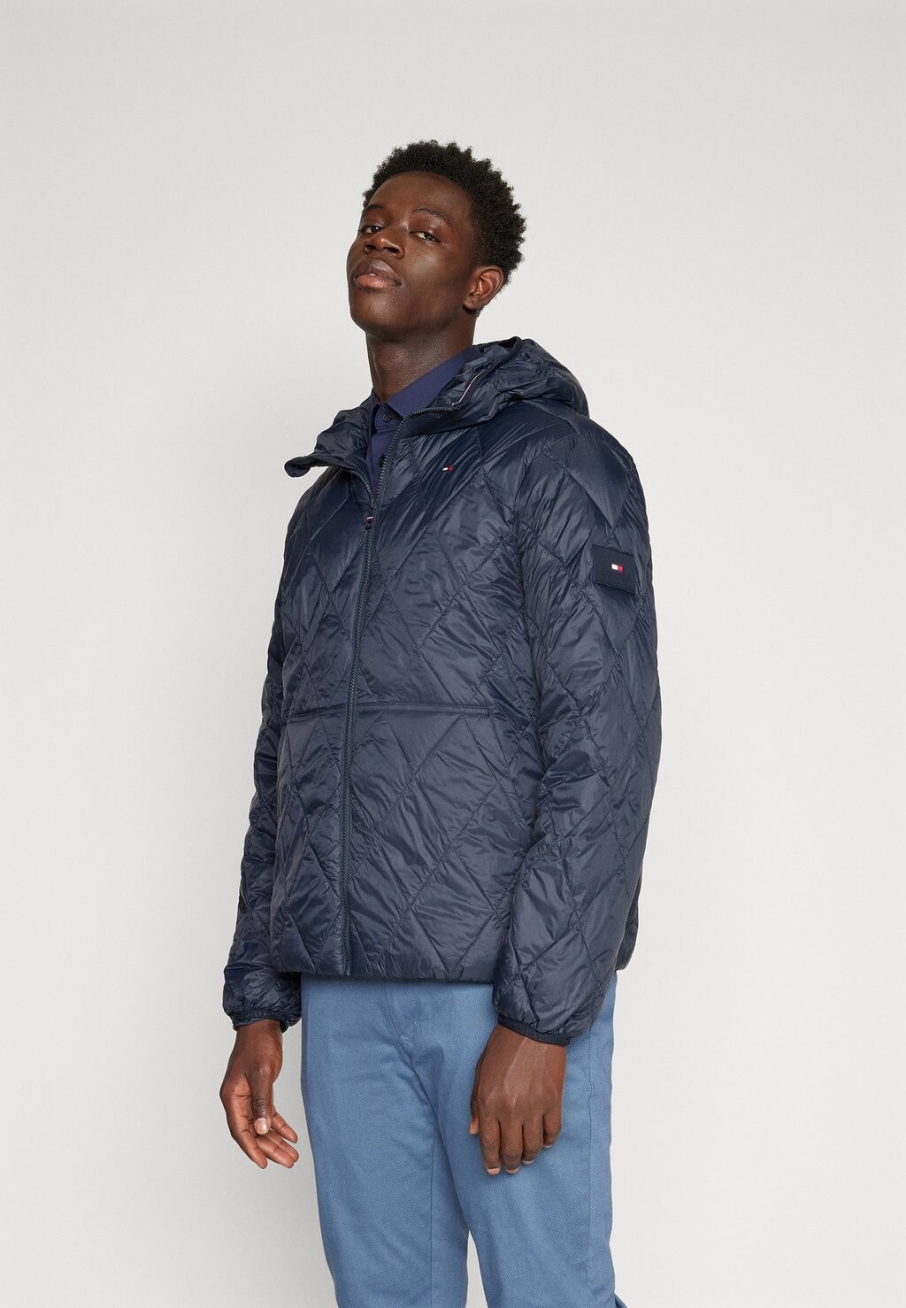 

Куртка Tommy Hilfiger СТЕГАНАЯ КУРТКА С КАПЮШОНОМ, цвет desert sky