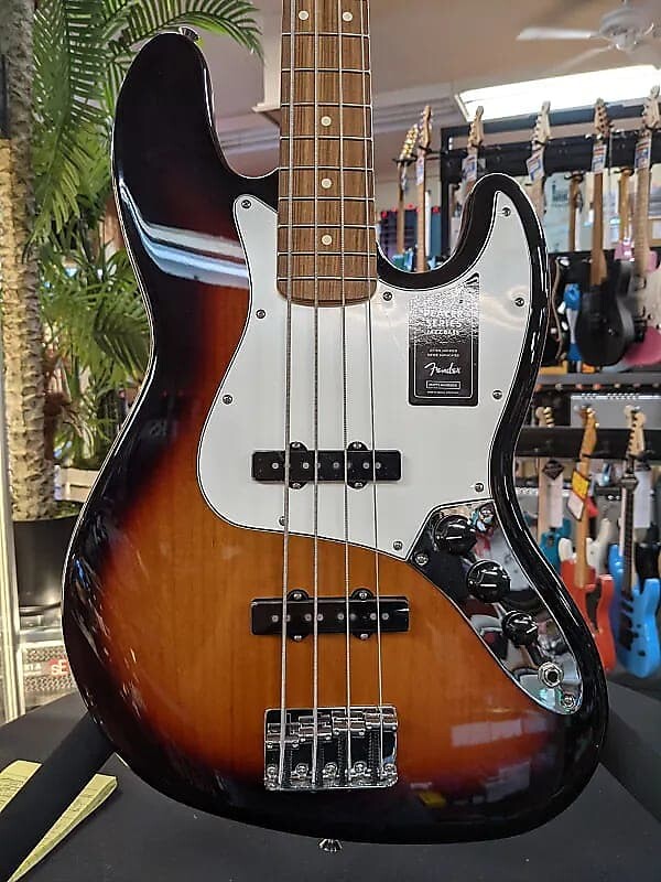 

Fender Player Jazz Bass, накладка на гриф Pau Ferro, 3 цвета Sunburst Player Jazz Bass, Pau Ferro Fingerboard, 3-Color Sunburst