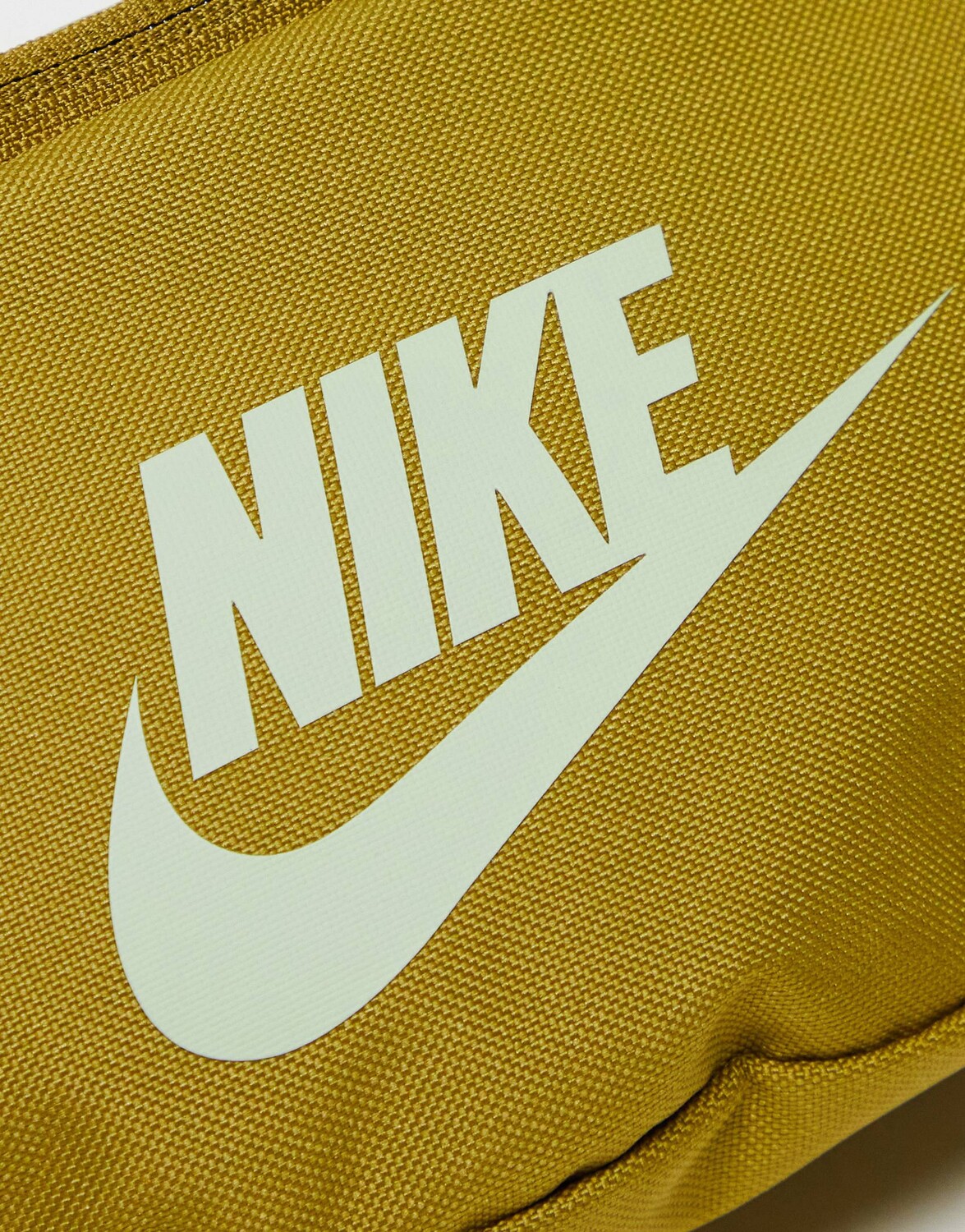 Nike heritage yellow sale