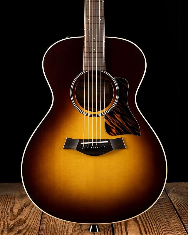 

Гитара Taylor AD12e, солнечные лучи