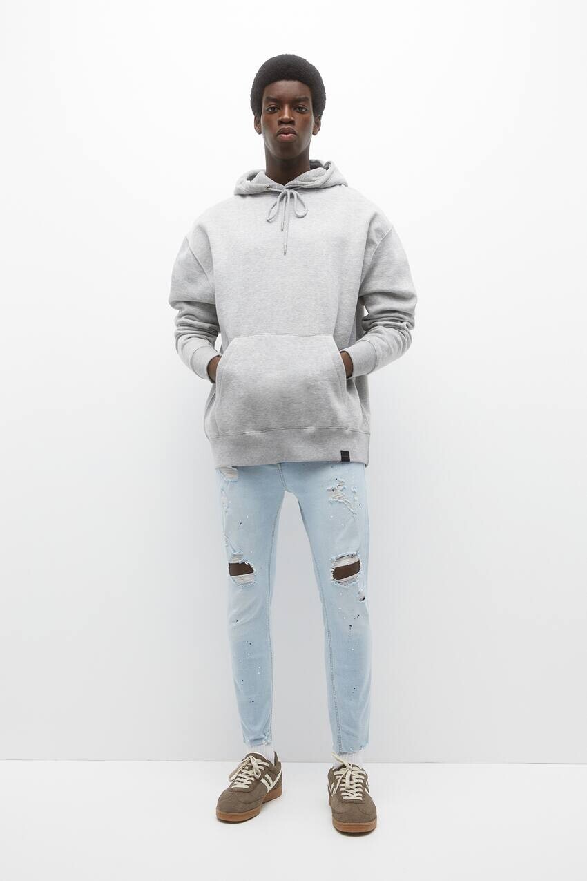 

Рваные джинсы-морковки Pull&Bear, бледный индиго