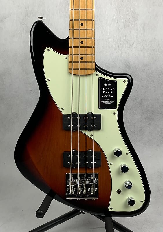 

Fender Player Plus Active Meteora Bass — 3-тональный Sunburst с кленовой накладкой