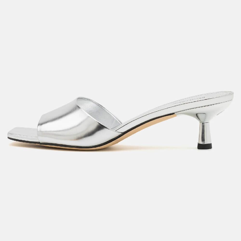 

Босоножки Michael Kors Amal Kitten Sandal, серебристый