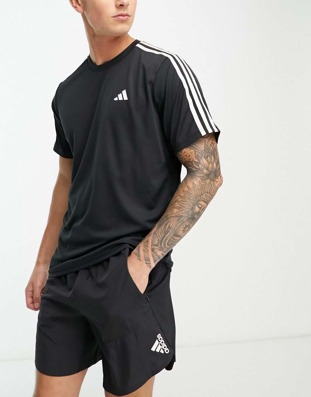 

Черная футболка с 3 полосками adidas Training Essential, Черный