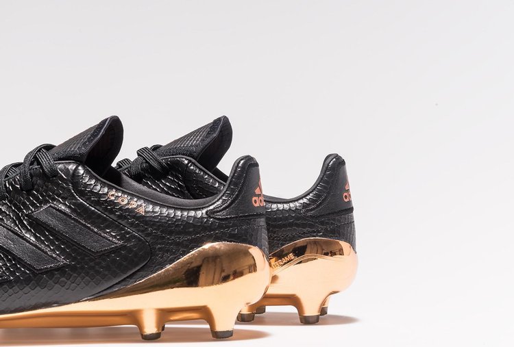 Kith hot sale soccer cleats