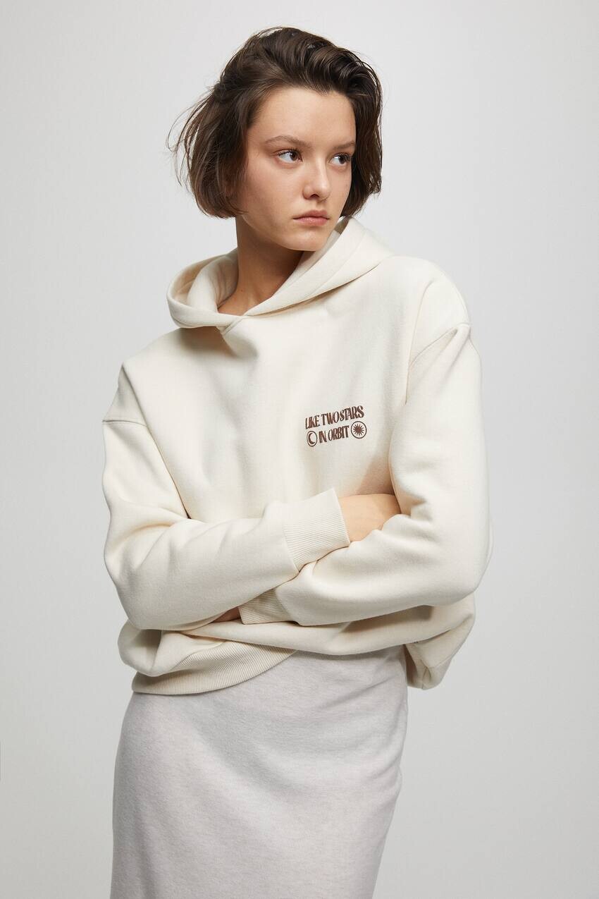 

Худи с принтом на спине Pull&Bear, экрю