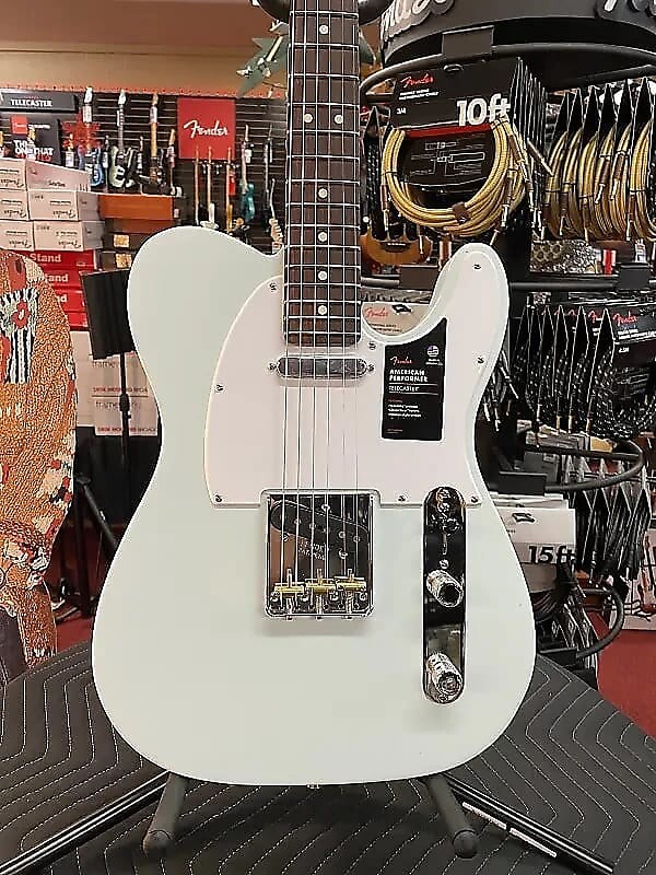 

Fender American Performer Telecaster, накладка на гриф из палисандра, цвет Satin Sonic Blue American Performer Telecaster, Rosewood Fingerboard, Satin Sonic Blue