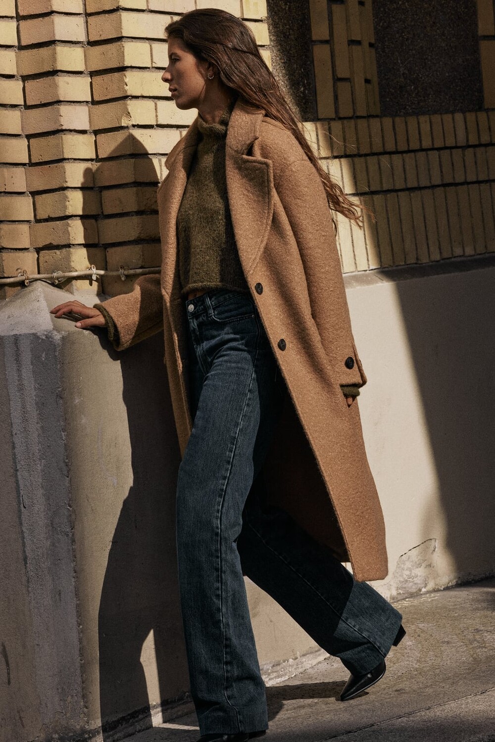 

Пальто из букле ZARA, карамельный