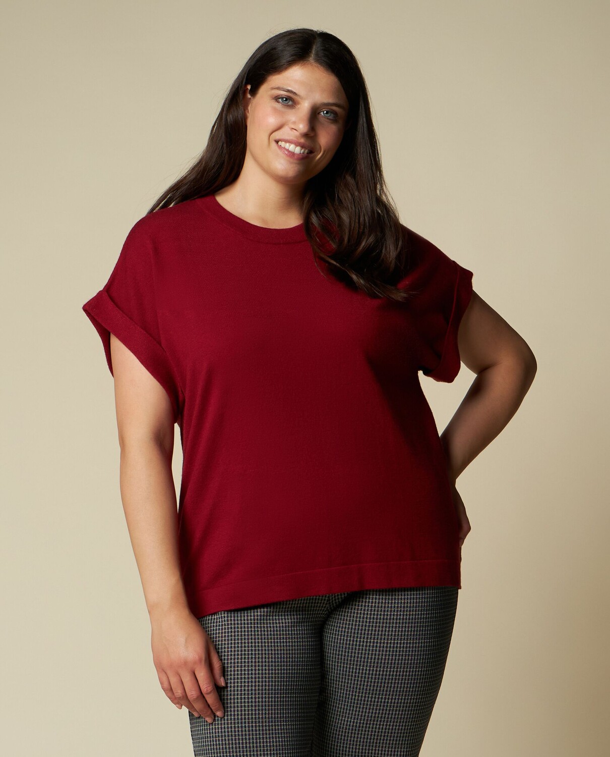 

Женский трикотаж с короткими рукавами и круглым вырезом Curvy. Rosa Thea, красный
