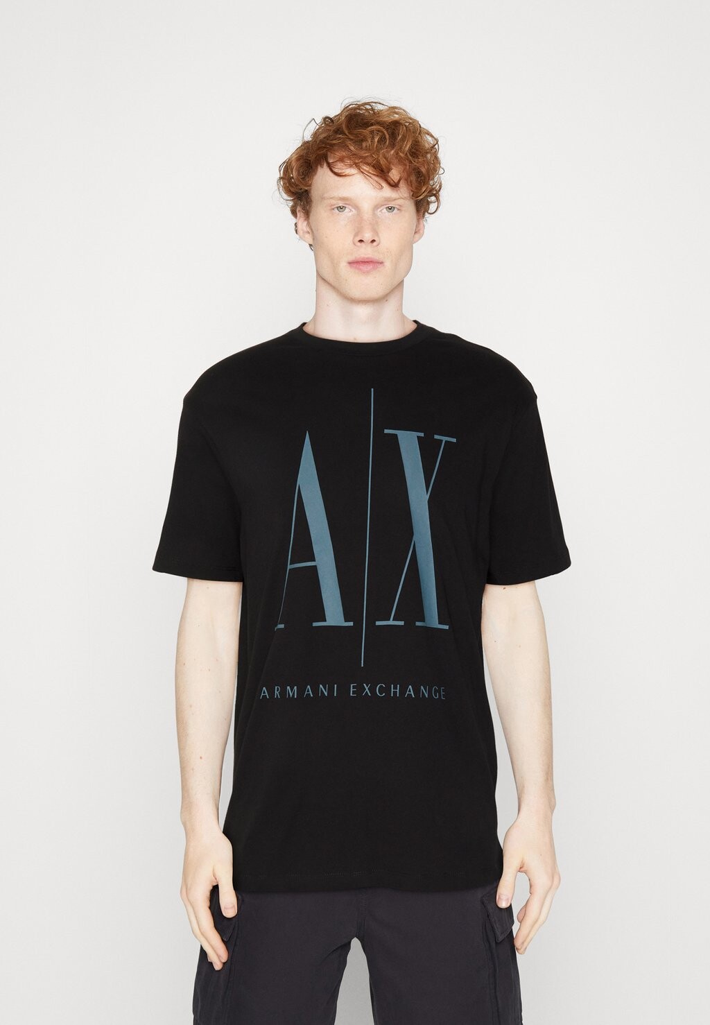 

Футболка с принтом Armani Exchange, черный