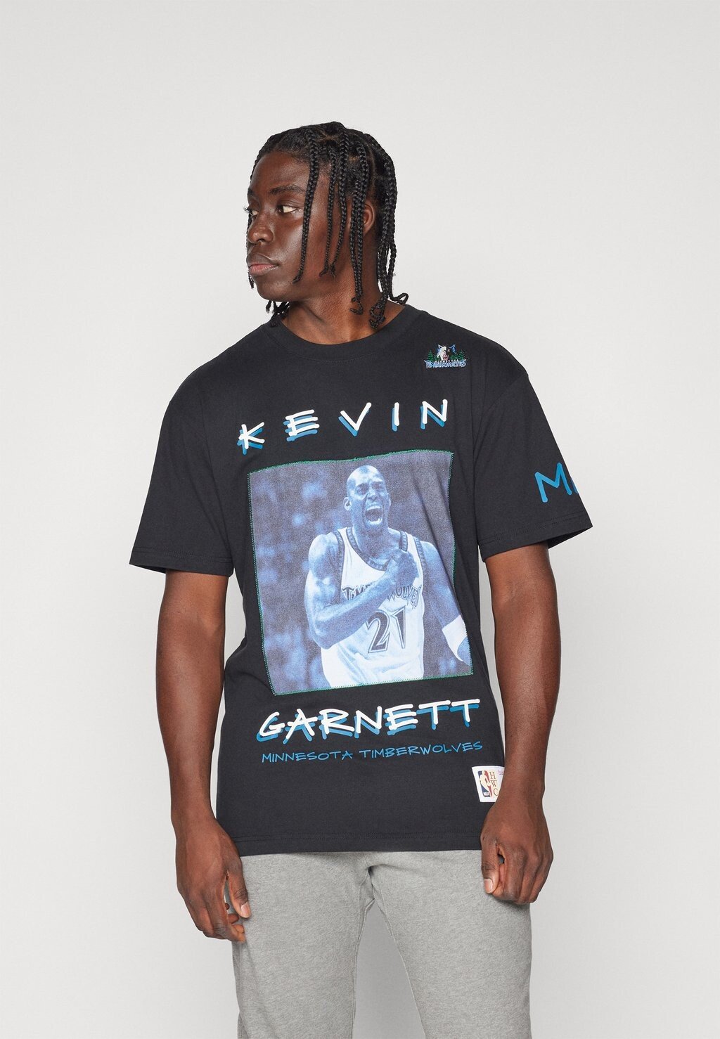 

Футболка с символикой NBA MINNESOTA TIMBERWOLVES HEAVYWEIGHT PREMIUM PLAYER TEE VINTAGE LOGO KEVIN GARNETT Mitchell & Ness, цвет black