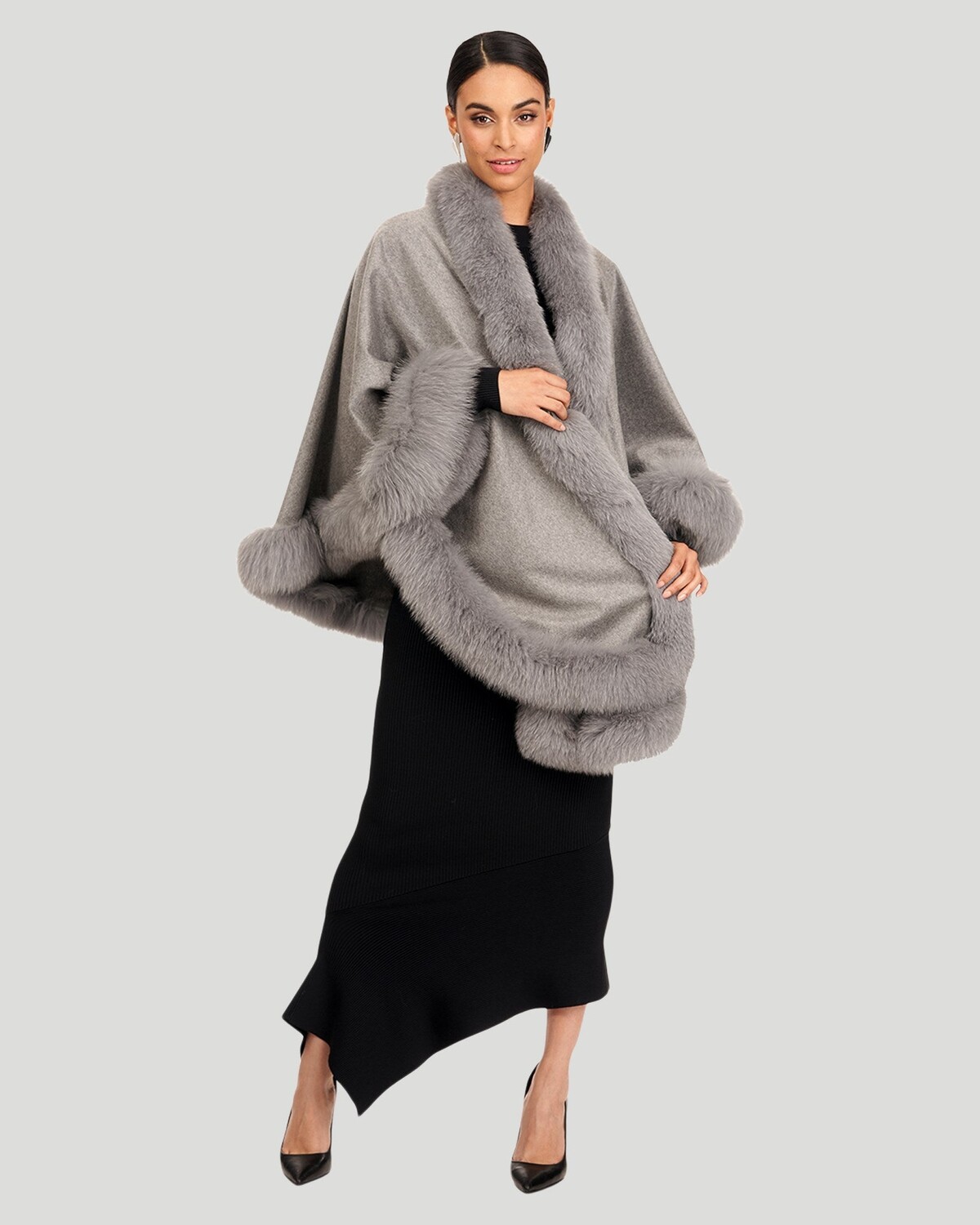 

Кашемировая шапочка с отделкой из лисы GORSKI, цвет Light Gray