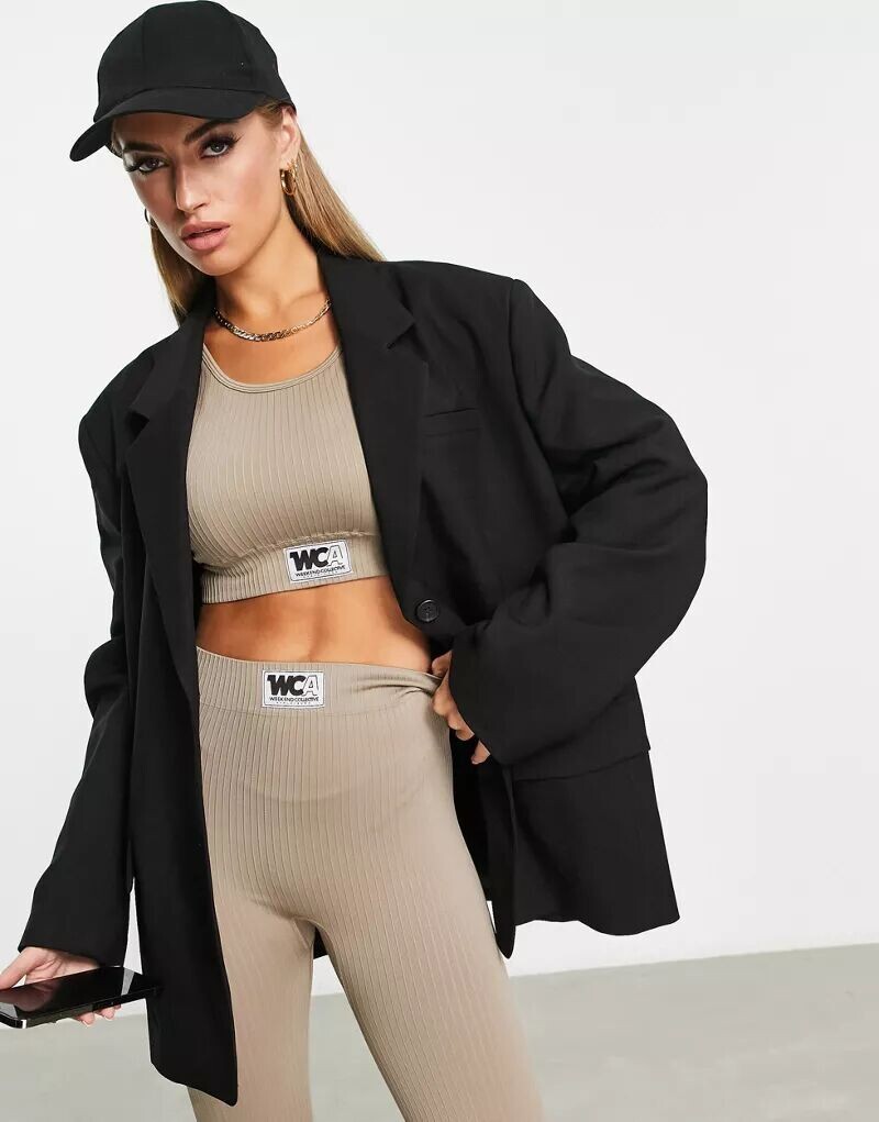 

Черный блейзер ASOS Weekend Collective