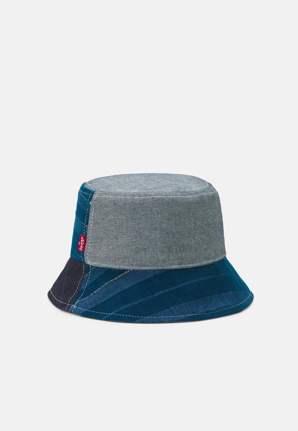 

Шапка Levi's MERCADO GLOBAL BUCKET HAT UNISEX, цвет jeans blue