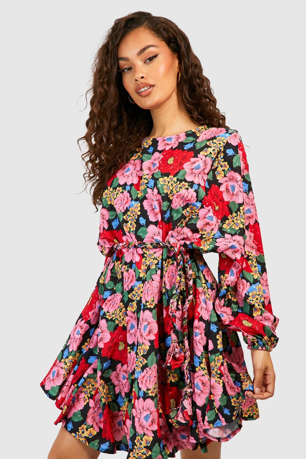 

Платье-скейтер с цветочными деталями годе Boohoo, красный