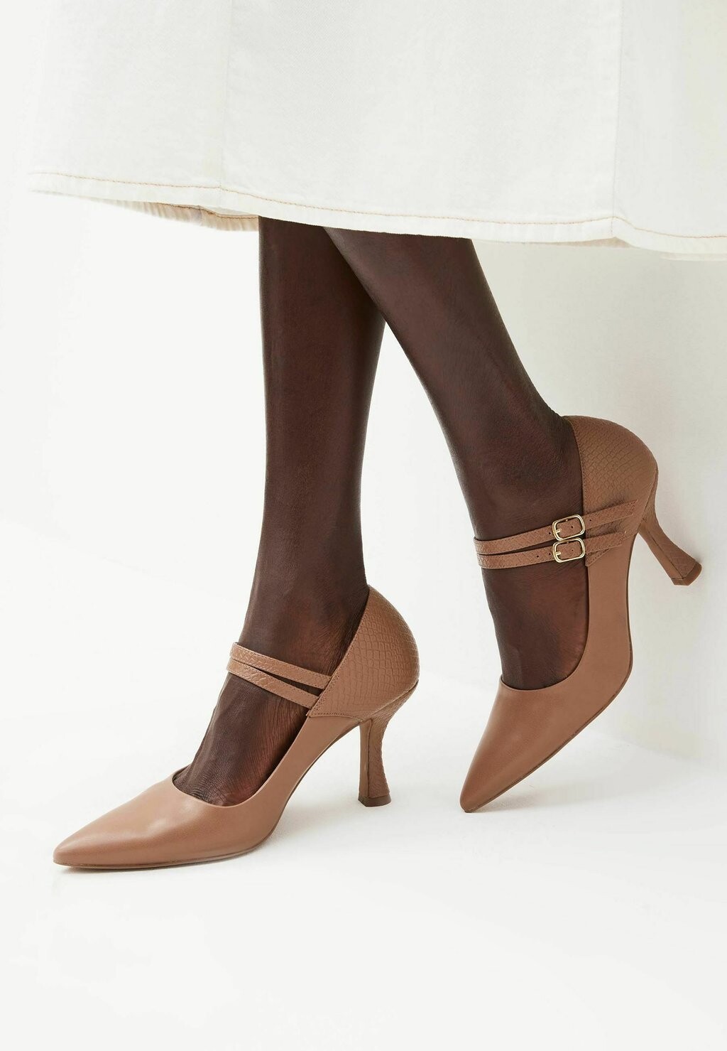 

Каблуки FOREVER COMFORT POINT TOE MARY JANE Next, бежевый