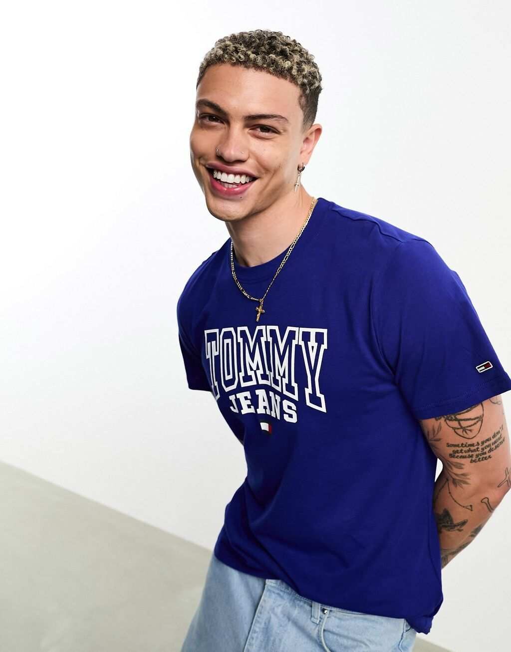 

Синяя футболка с графическим принтом Tommy Jeans, Синий