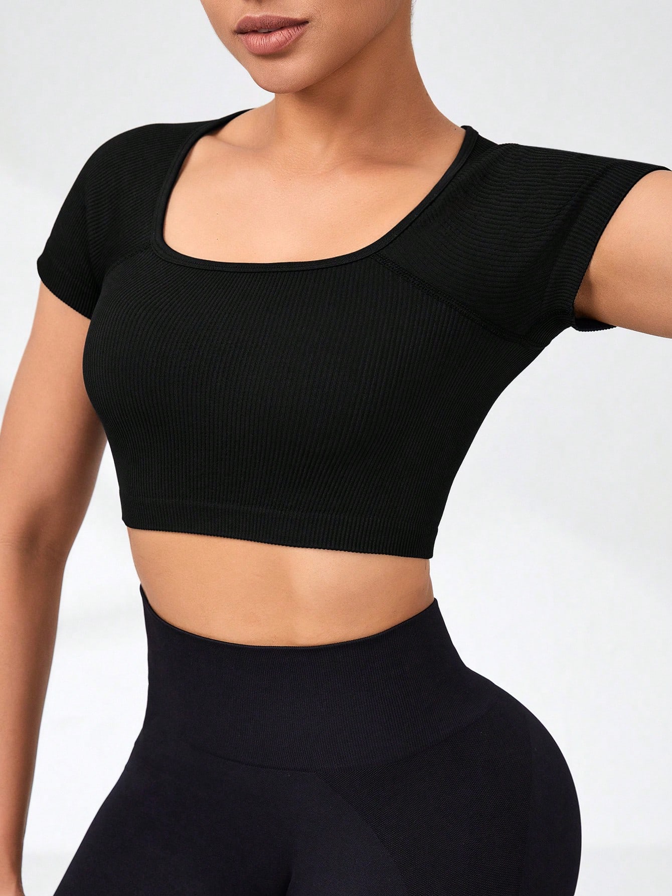 Базовая женская однотонная спортивная футболка с круглым вырезом и короткими рукавами для йоги, черный цена и фото