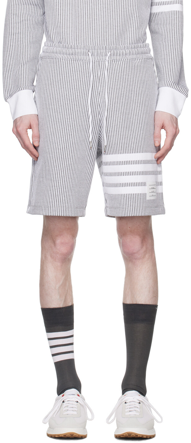 

Thom Browne Серо-белые шорты с 4 полосками