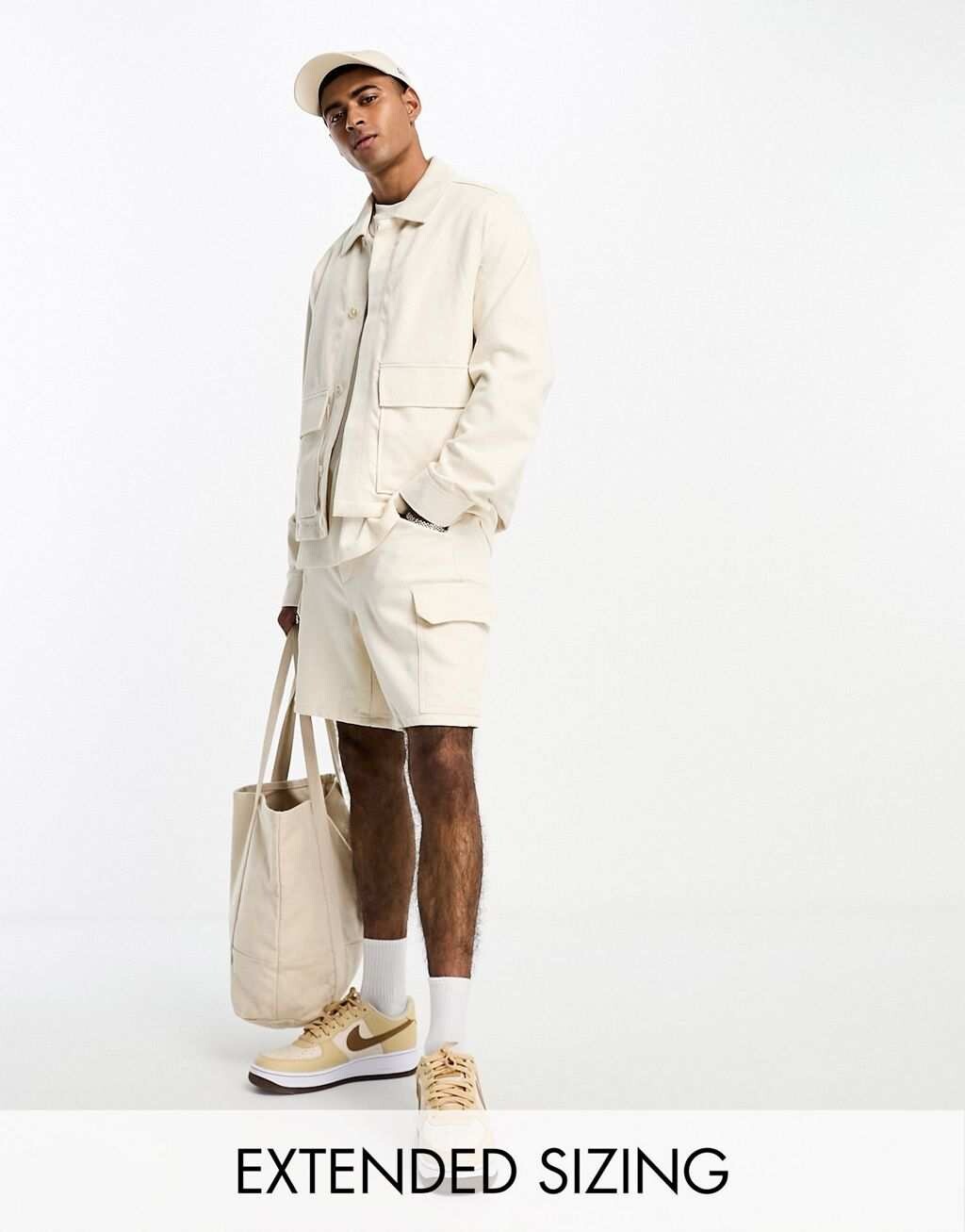 

Узкие шорты средней длины цвета экрю ASOS DESIGN