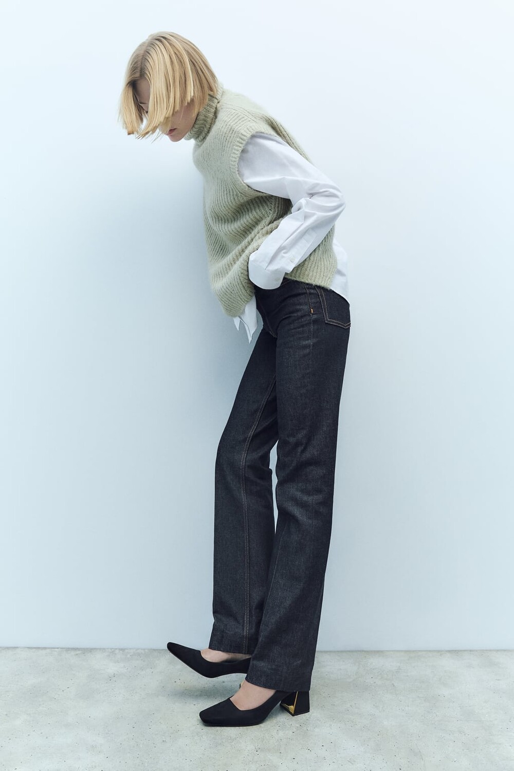 

Бархатные туфли на блочном каблуке ZARA, черный