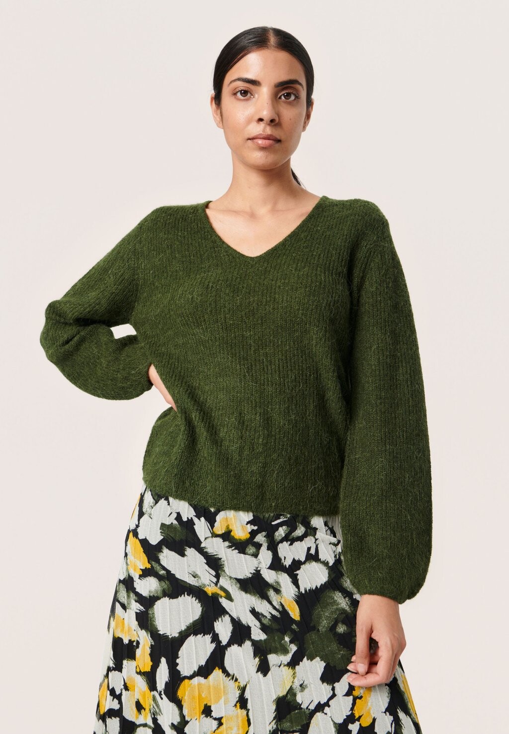 

Свитер ВТОРНИК V-NECK LS Soaked in Luxury, зеленый комбу