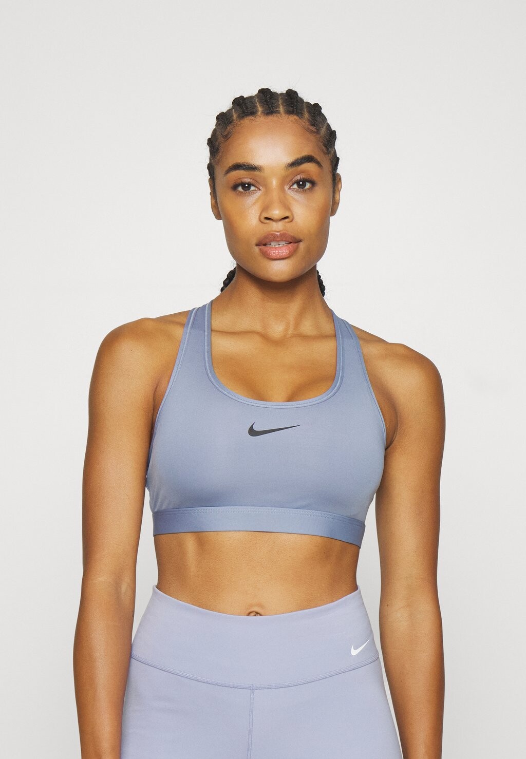 

Спортивный бюстгальтер со средней поддержкой Бюстгальтер Nike, пепельно-сланцевый/черный