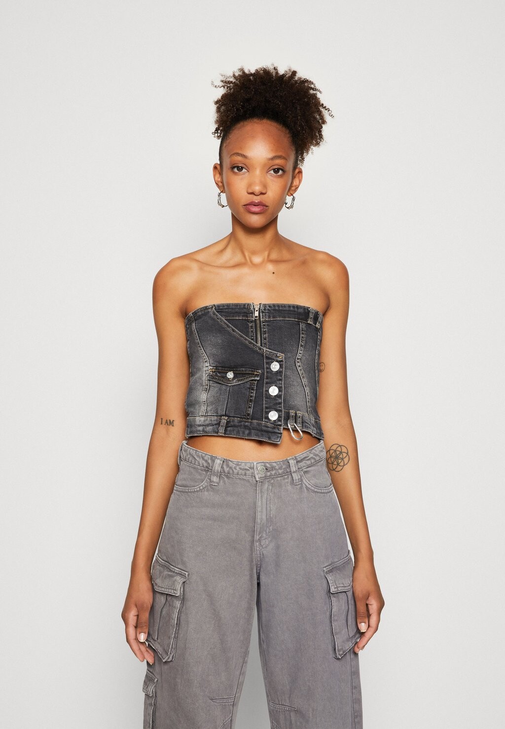 

Топ BDG Urban Outfitters