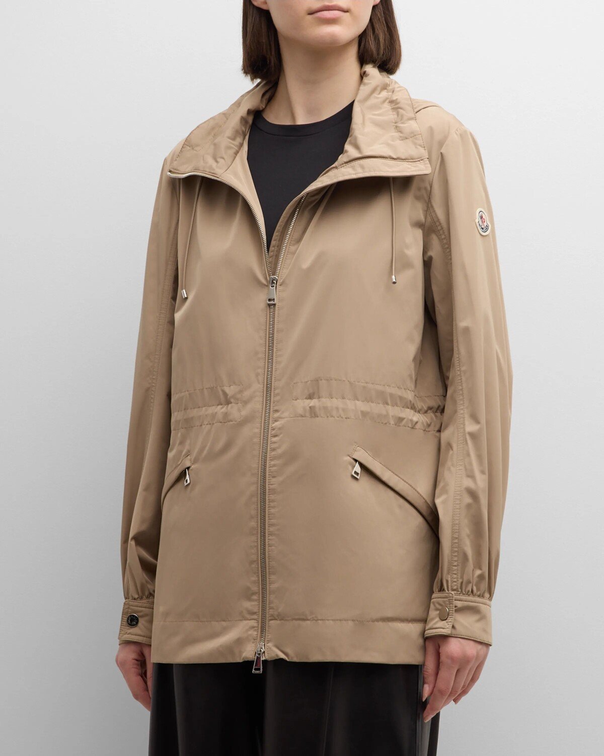 

Короткая парка Enet Moncler, цвет Beige