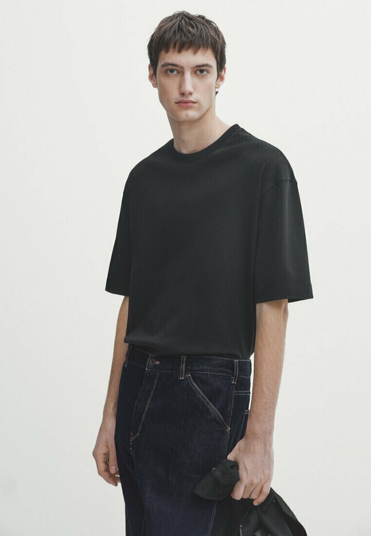 

Базовая футболка Crew Neck With Drop Shoulder Massimo Dutti, черный