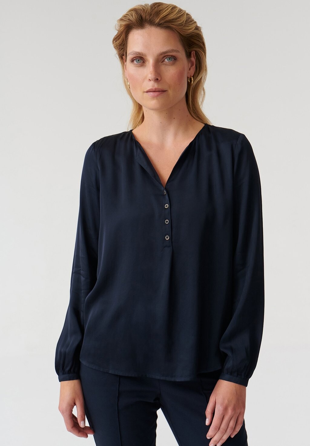 

Блузка ISOLIKO TATUUM, цвет navy blue