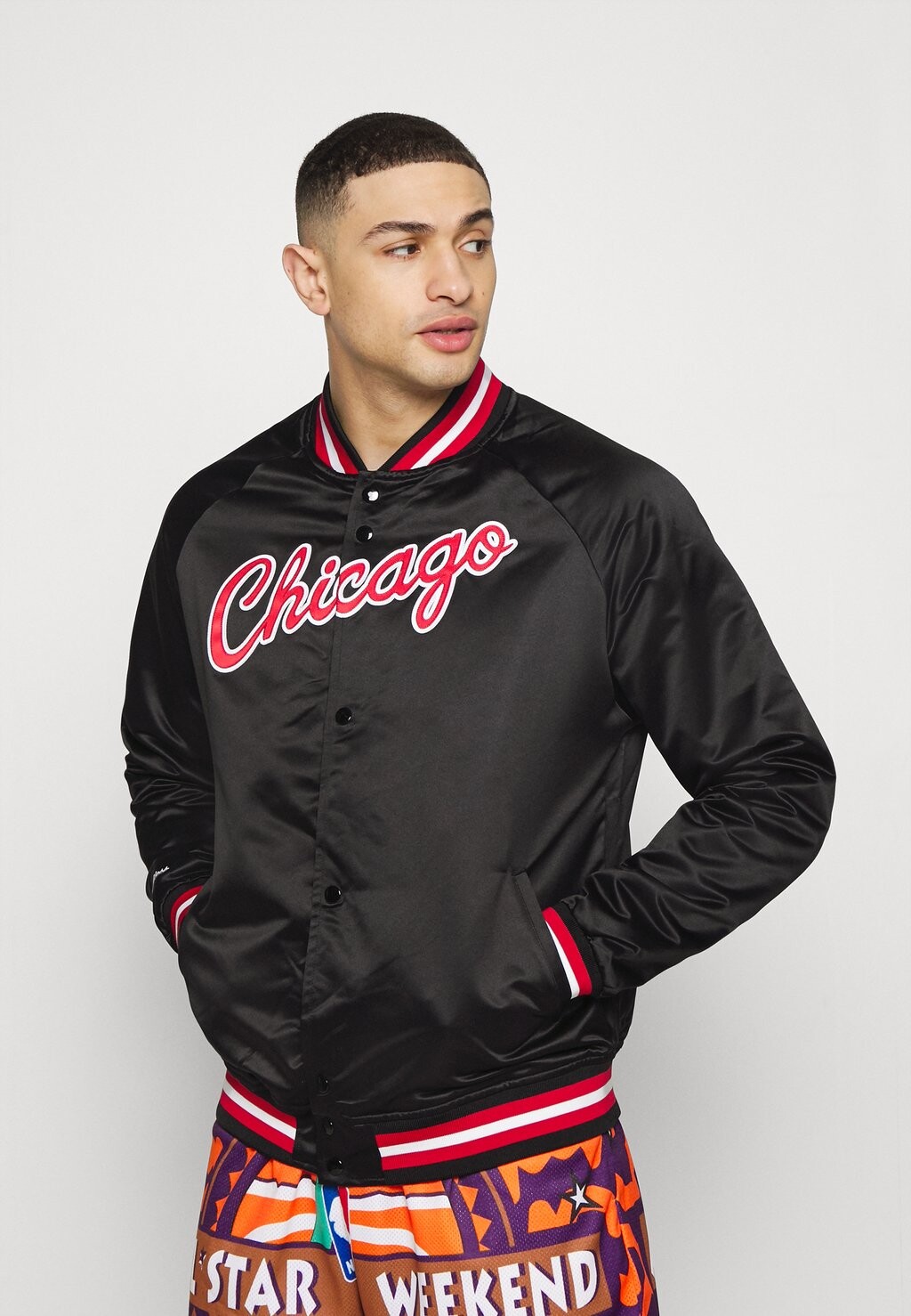 

Спортивная куртка Mitchell & Ness