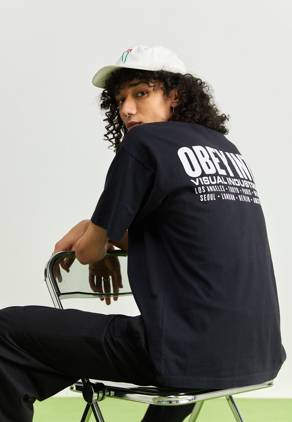 

Футболка с принтом Obey Clothing, черный