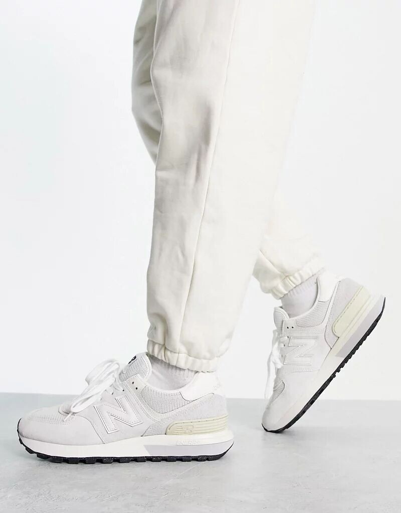 

Кроссовки New Balance 574 кремово-белого и серого цветов
