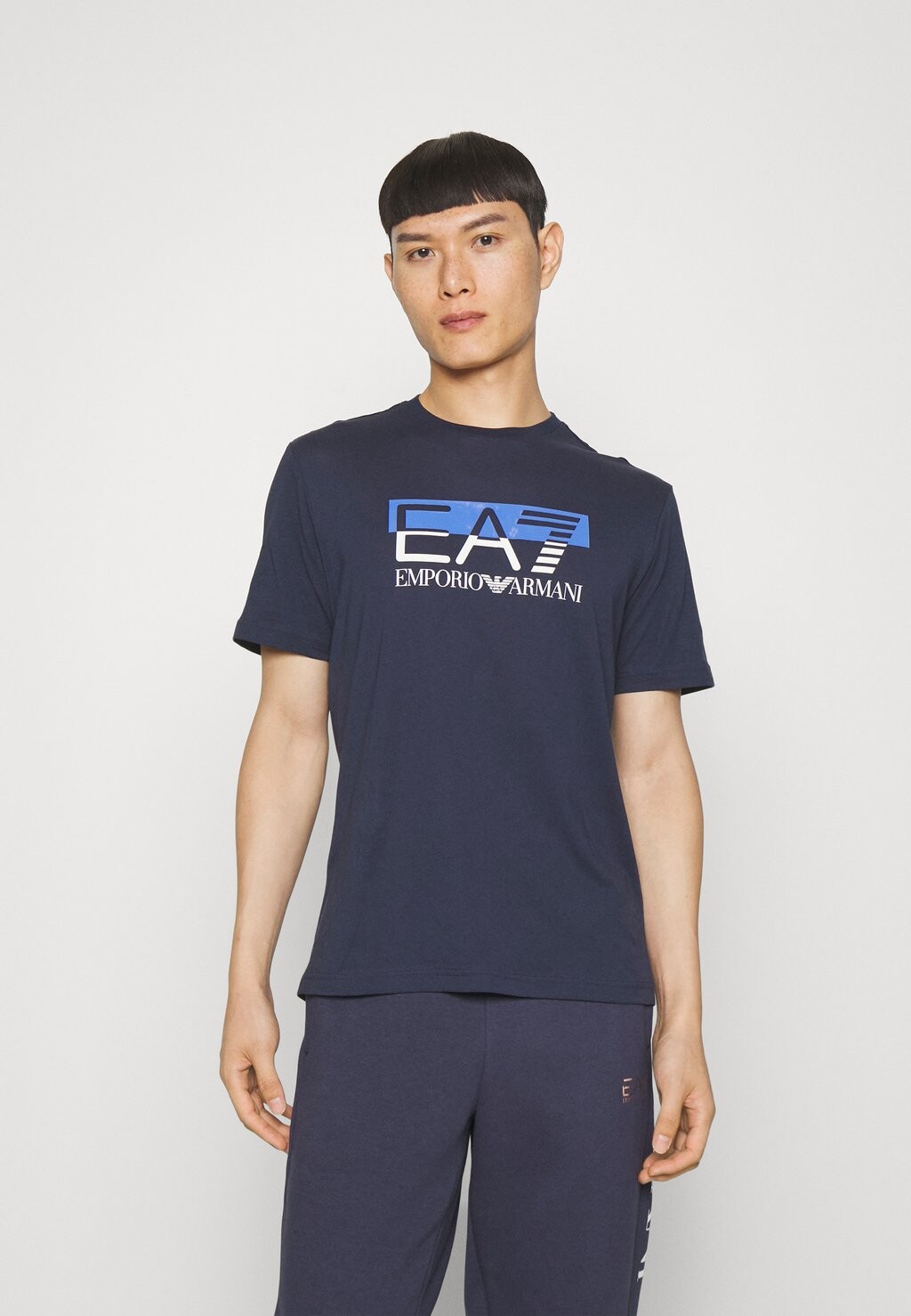

Футболка с принтом EA7 Emporio Armani, темно-синяя