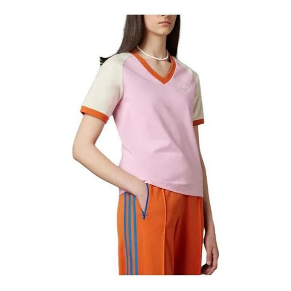платье adidas originals adicolor 70s v neck dress белый Футболка (WMNS) Adidas originals Adicolor 70s V-Neck Cali T-shirt 'True Pink', розовый