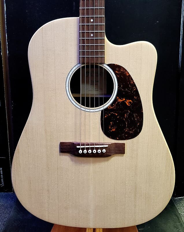 

Акустическая гитара Martin X-Series DC-X2E-03 Rosewood Natural - FREE Set up