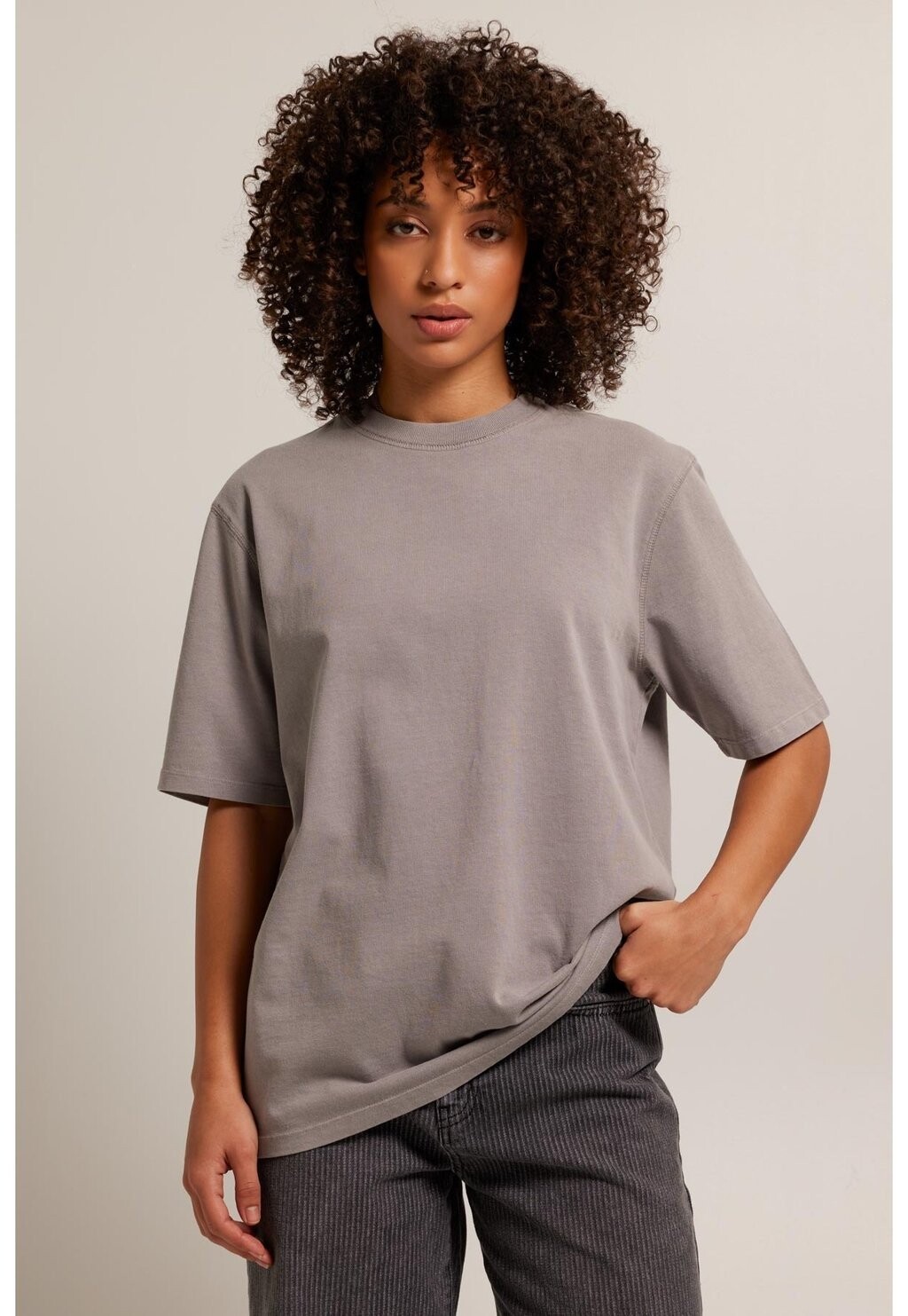 

Футболка базовая ELARA America Today, цвет light grey