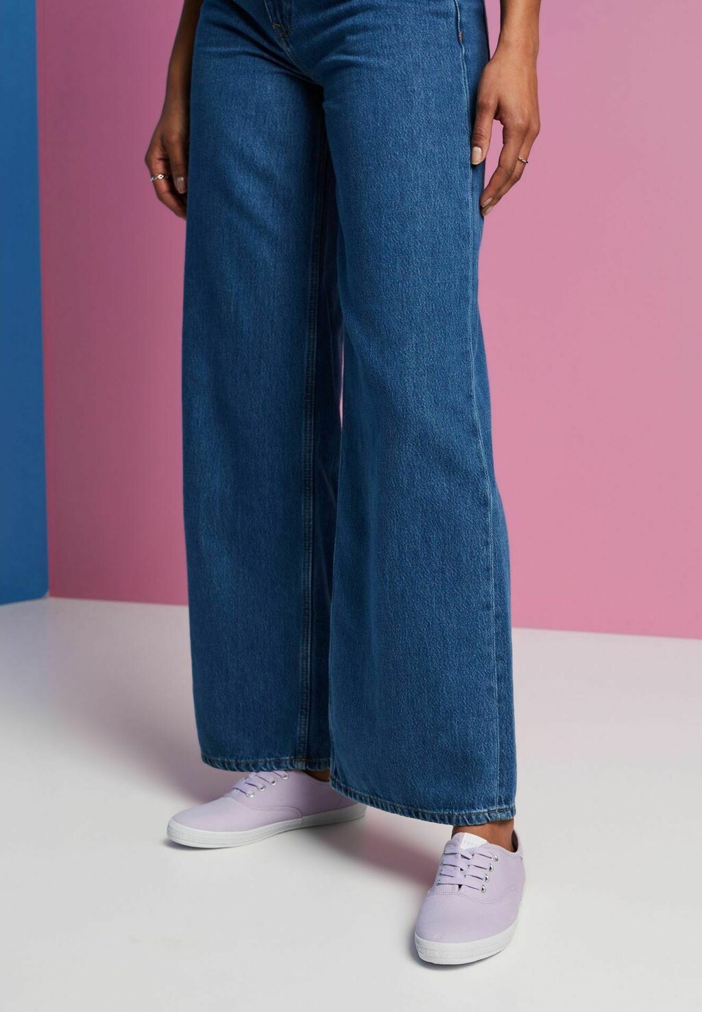 

Кроссовки Esprit