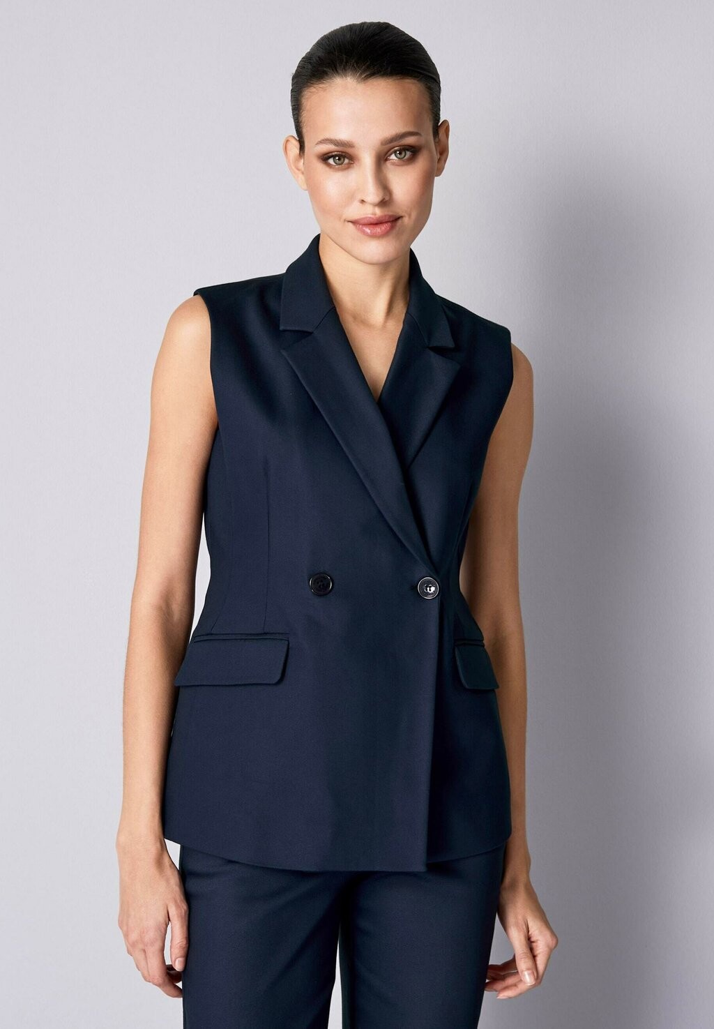 

Жилет Alba Moda