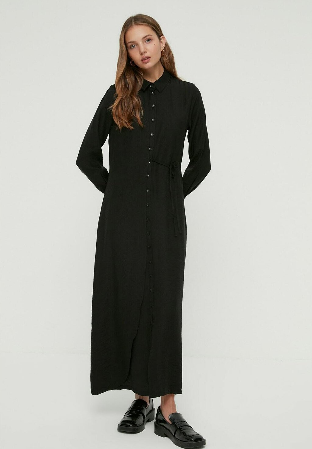 

Длинное платье Trendyol Modest, черный
