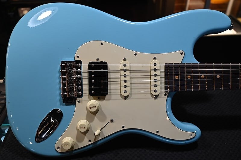 

Электрогитара Suhr Classic S Vintage LE - Daphne Blue #1635