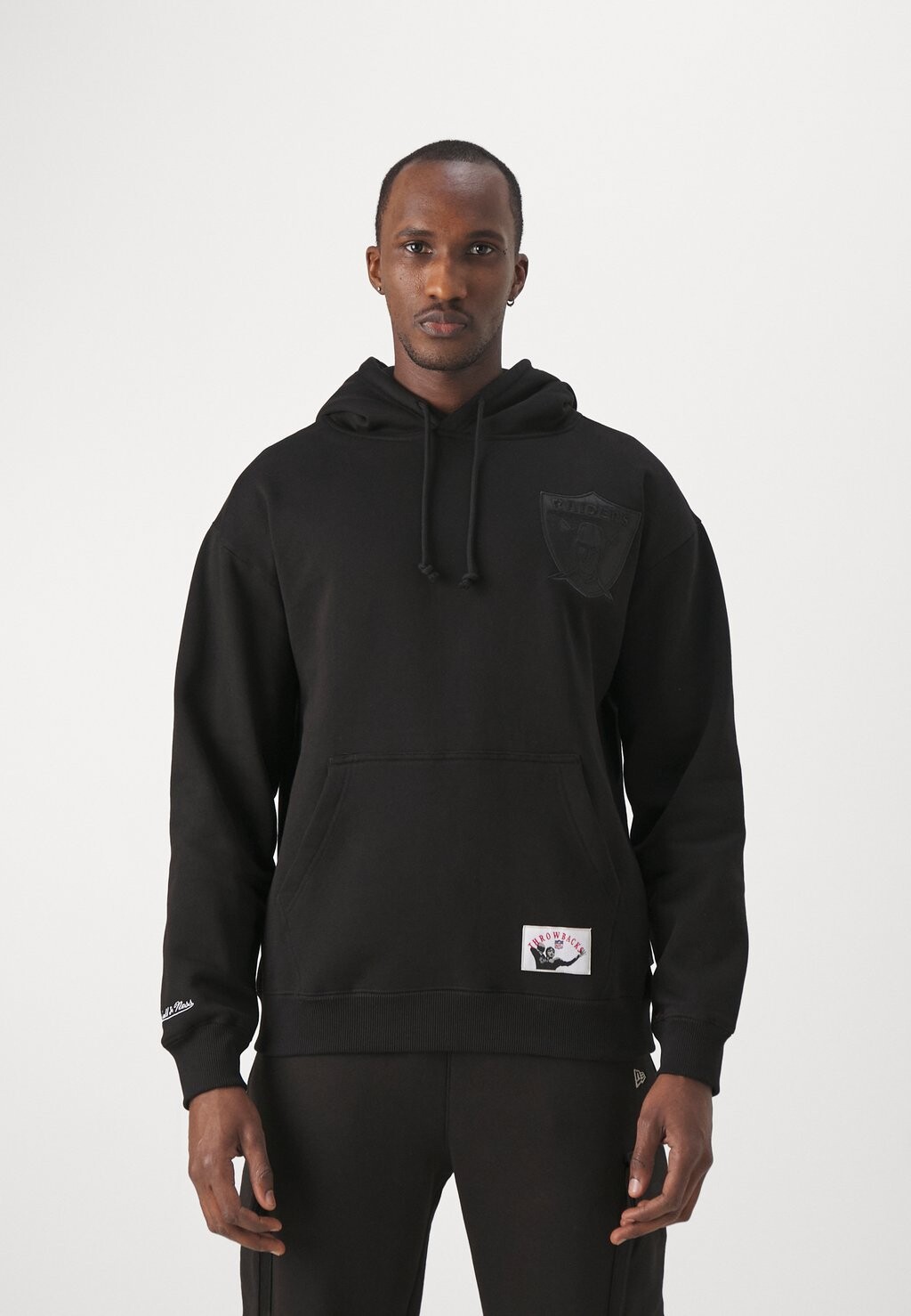 

Team Tonal Logo Heavyweight Fleece Hoodie Mitchell & Ness, черный